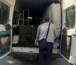 Достава на донација на социјално загрозено семејство