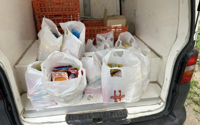 Делење на пакети храна