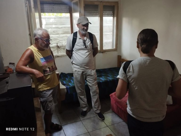 Сместување на лице